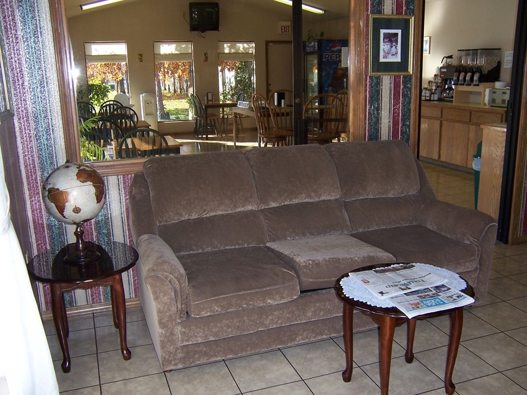 Oak Hill Inn And Suites Tahlequah Интерьер фото