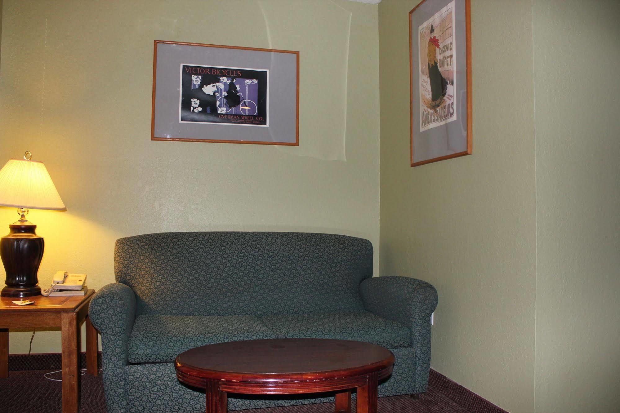 Oak Hill Inn And Suites Tahlequah Экстерьер фото